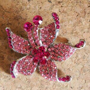 Vintage Pink Flower-Shaped Brooch